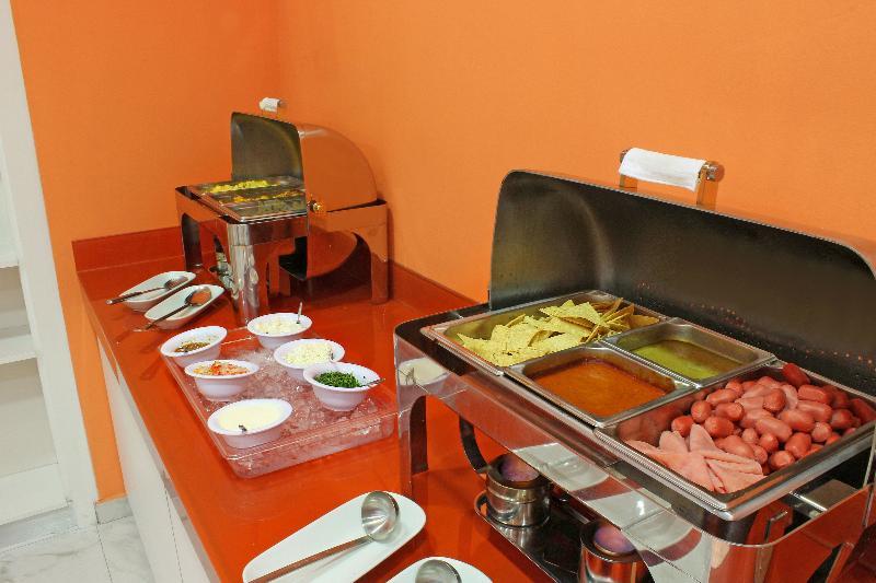 One Puebla Serdan ภายนอก รูปภาพ